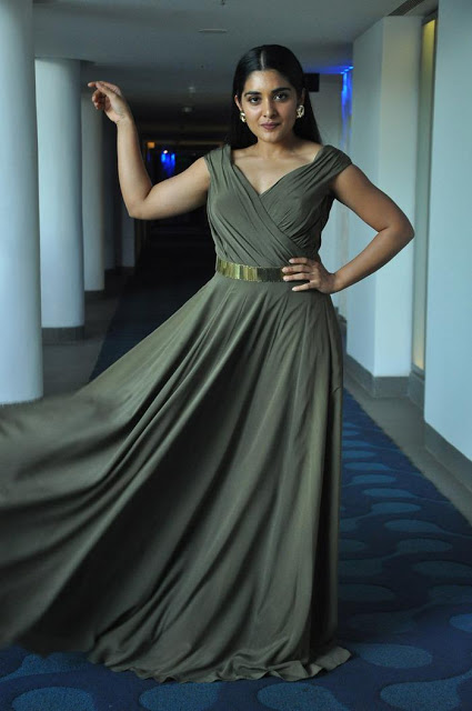 Nivetha Thomas In Green Gown At Telugu Movie Grand Success Meet 124